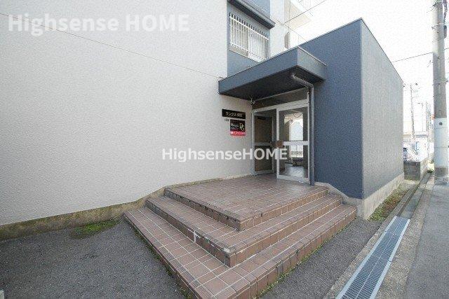 エントランス　建物の内部です