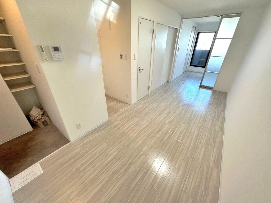 居室・リビング　玄関