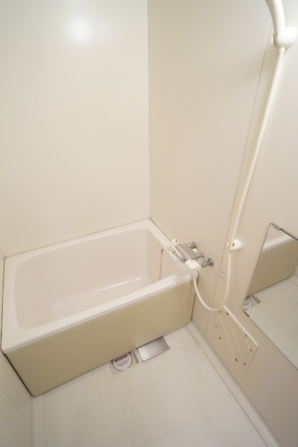 バス・シャワールーム　お風呂で１日の疲れを癒してください。