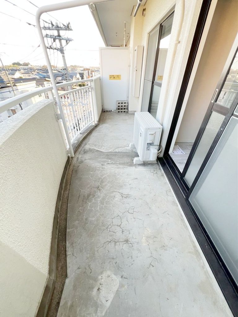 バルコニー　同建物別号室