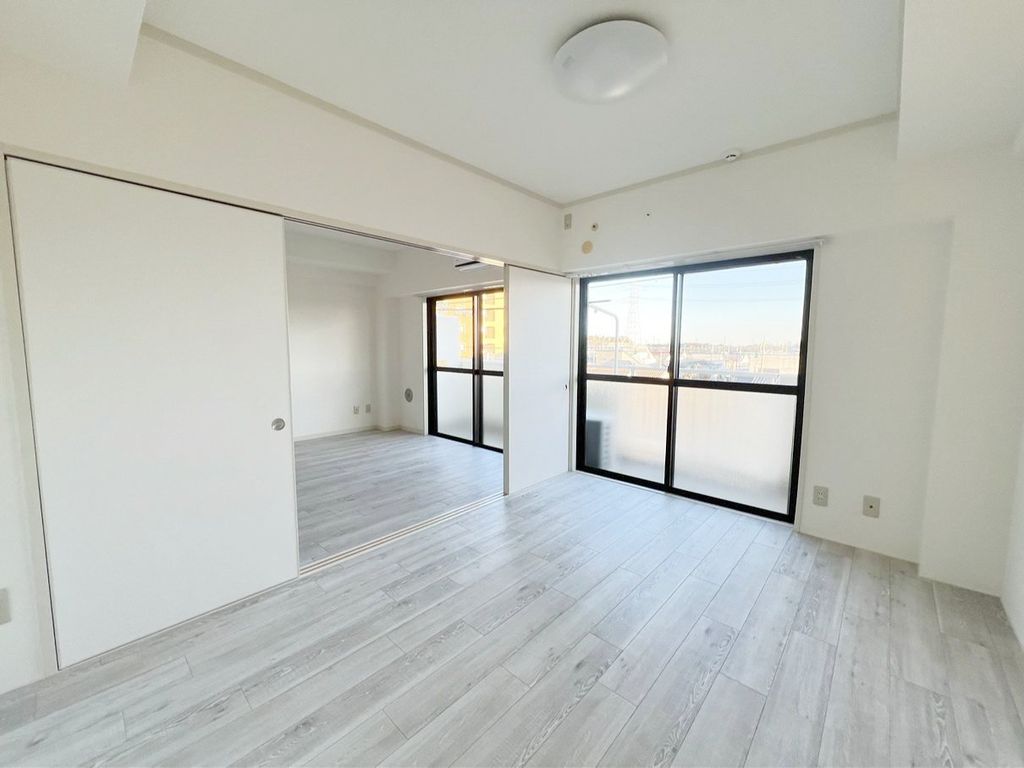 居室・リビング　同建物別号室