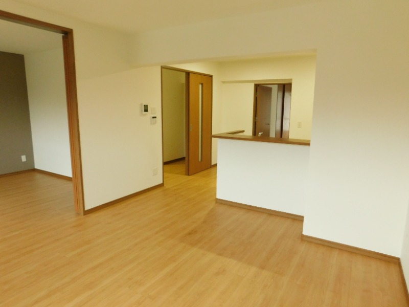 居室・リビング　家具の配置に困らない間取りですね