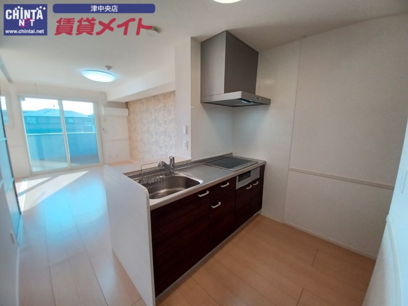 キッチン　同物件別部屋のお写真です。