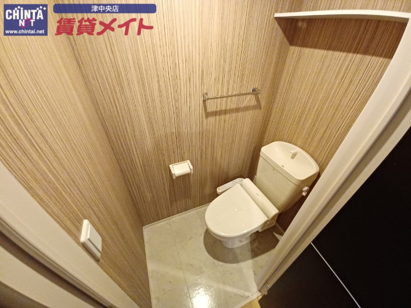 トイレ　同物件別部屋のお写真です。