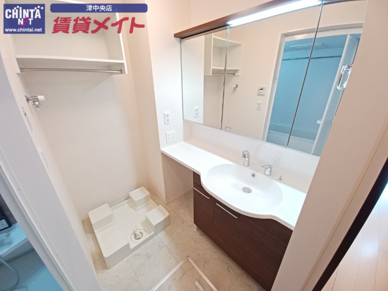 洗面設備　同物件別部屋のお写真です。