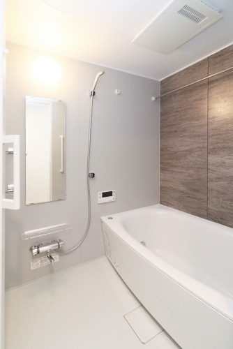 バス・シャワールーム　建築中、１階の写真です。