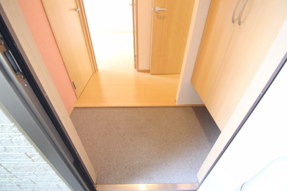 玄関　※別部屋の写真です
