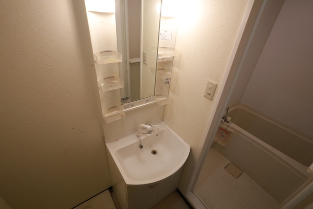 洗面設備　独立洗面台ついてます！