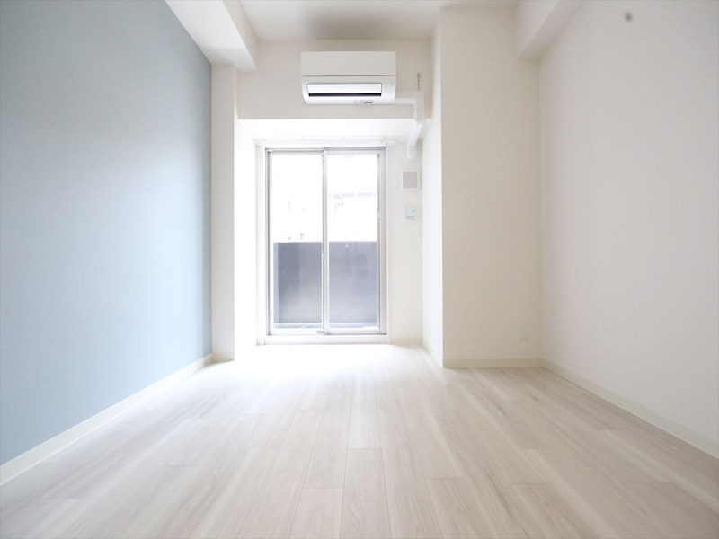 バルコニー　洋室6.6帖　エアコン完備　クローゼット付　バルコニー