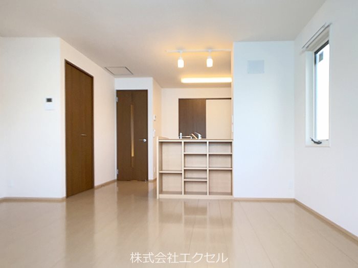 居室・リビング　同建物別室画像です。