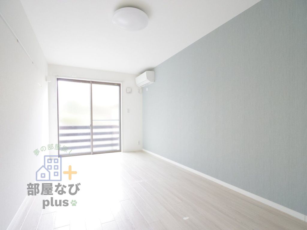 居室・リビング　※他号室写真です