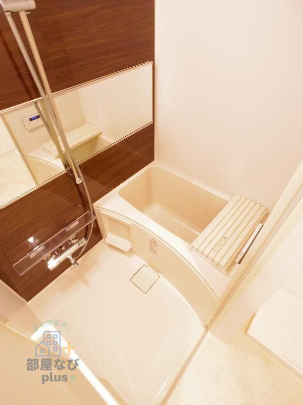 バス・シャワールーム　※他号室写真です