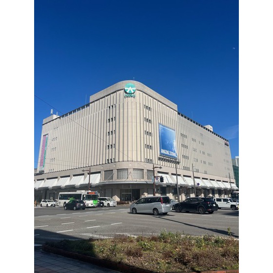 ショッピングセンター　富山大和（ショッピングセンター）まで976m