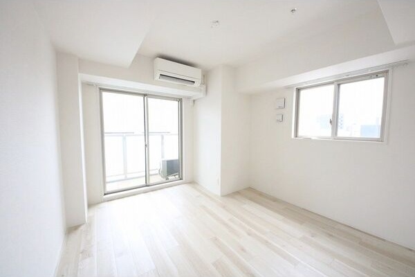 居室・リビング　初期費用分割可★ご希望の場所まで無料送迎サービス付♪