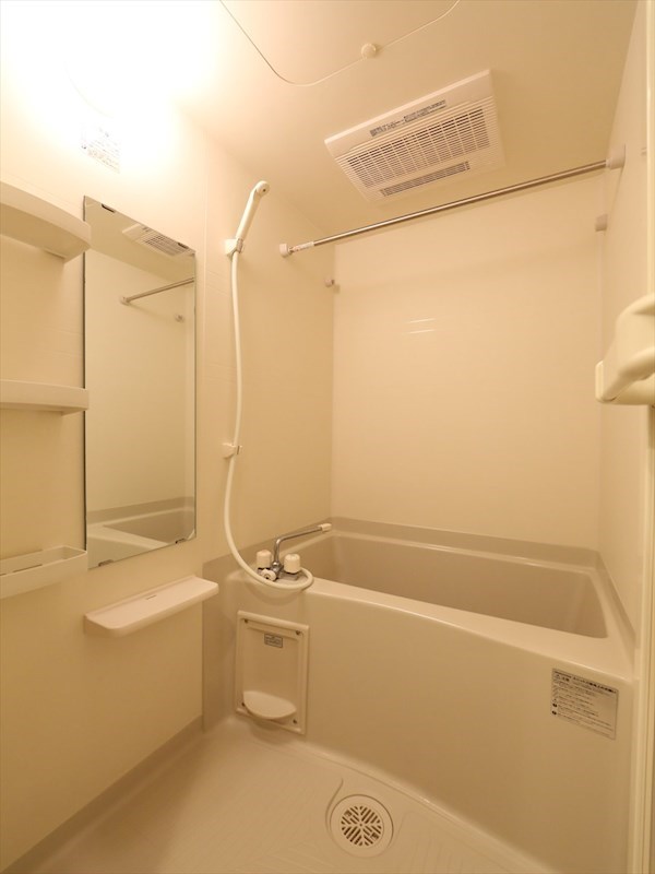 バス・シャワールーム　バスルーム　浴室暖房乾燥機付き