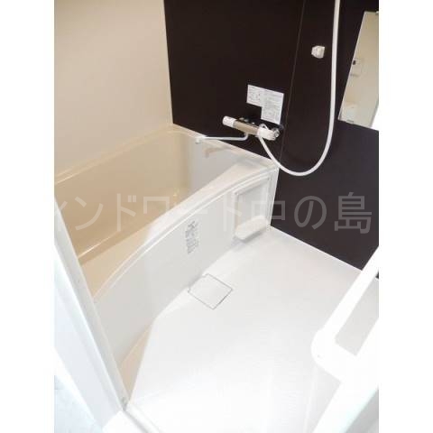 バス・シャワールーム　詳細は、ウィンドワード中の島までご相談下さい。