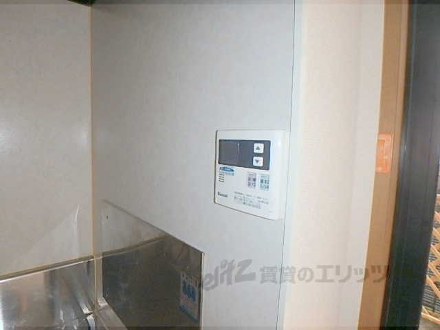 その他設備　給湯器リモコン