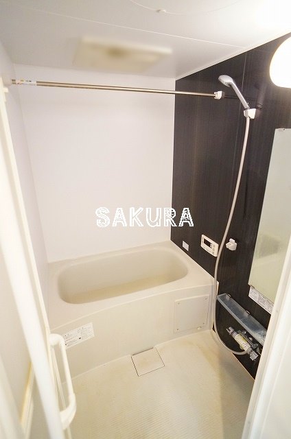 バス・シャワールーム　雨の日でも安心の浴室乾燥機付きです♪