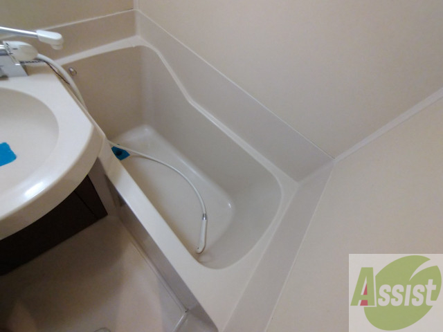 バス・シャワールーム　お風呂になります。一日の疲れを癒してくださいね。