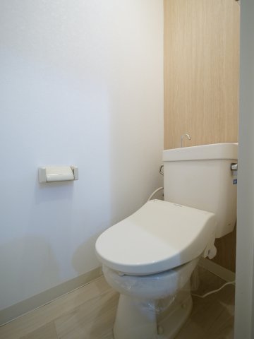 トイレ　※写真は別の部屋のものです。