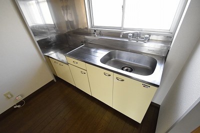 キッチン　照明器具はありません。