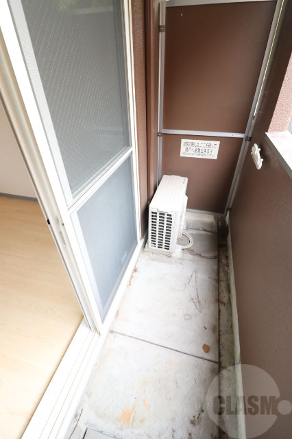 バルコニー　明るいバルコニー