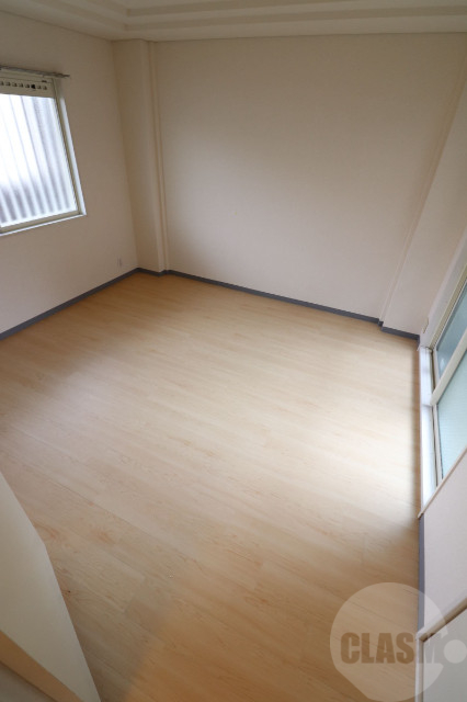 居室・リビング　約６帖の洋室です