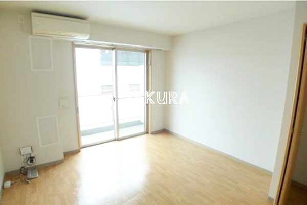 居室・リビング　使いやすい形の為、レイアウトを楽しめます♪