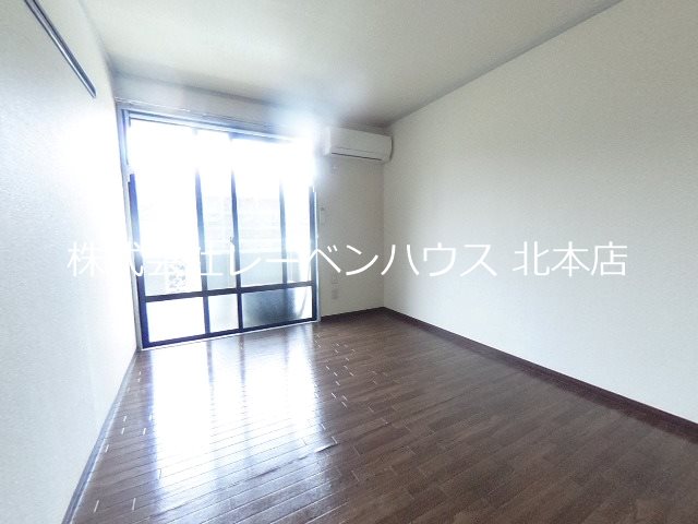 居室・リビング　反転間取り参考写真です