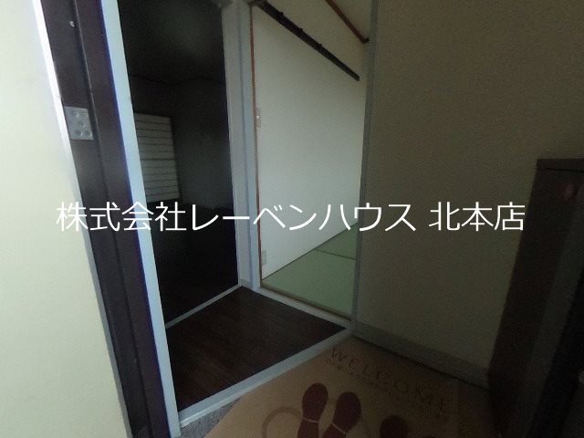 玄関　反転間取り参考写真です