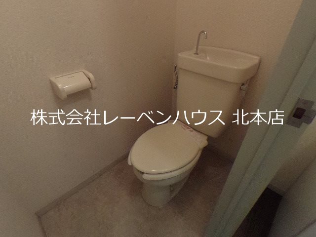 トイレ　反転間取り参考写真です