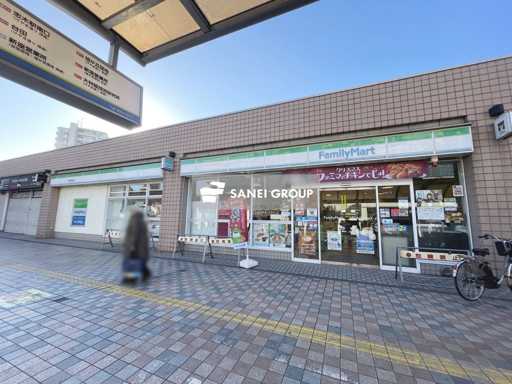 コンビニ　ファミリーマート 清瀬駅前店（コンビニ）まで450m