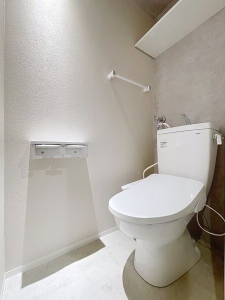 トイレ　嬉しいウォシュレット付きのトイレ！便座温かいですよ♪