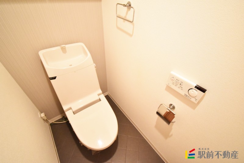 トイレ　ウォシュレット付き