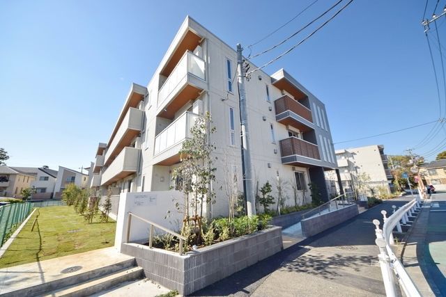 建物外観　★閑静な住宅街に位置している陽当りの良い建物です★