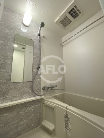 バス・シャワールーム　エスリード大阪梅田リュクス　バスルーム