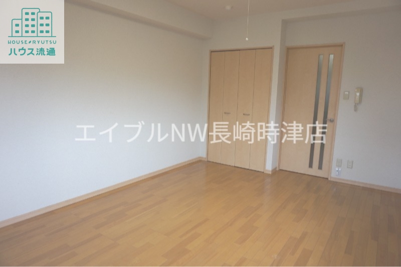 居室・リビング　※別号室の写真になります。