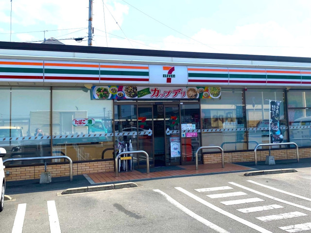 コンビニ　セブンイレブン四国中央三島中央店（コンビニ）まで260m