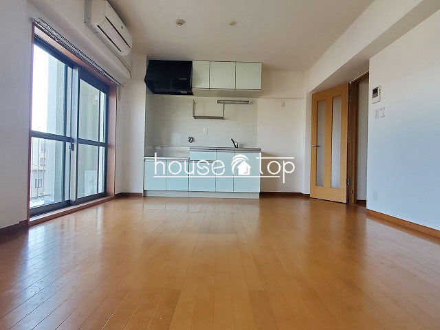 居室・リビング　リビングにエアコン完備