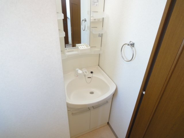 洗面設備　同物件別号室のものです。