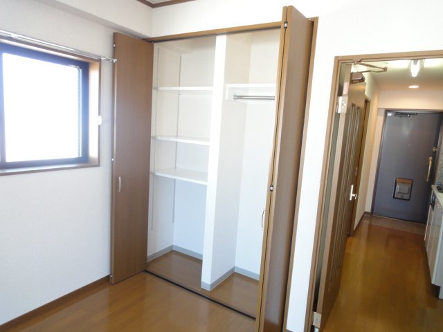 収納　同物件別号室のものです。