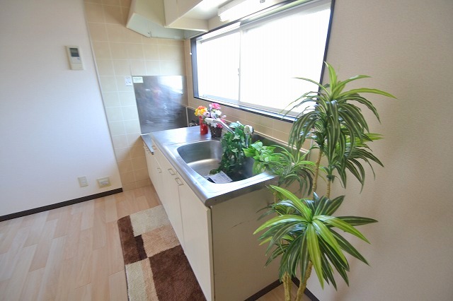 キッチン　お問合せはシティホーム海田センター　082-821-2227