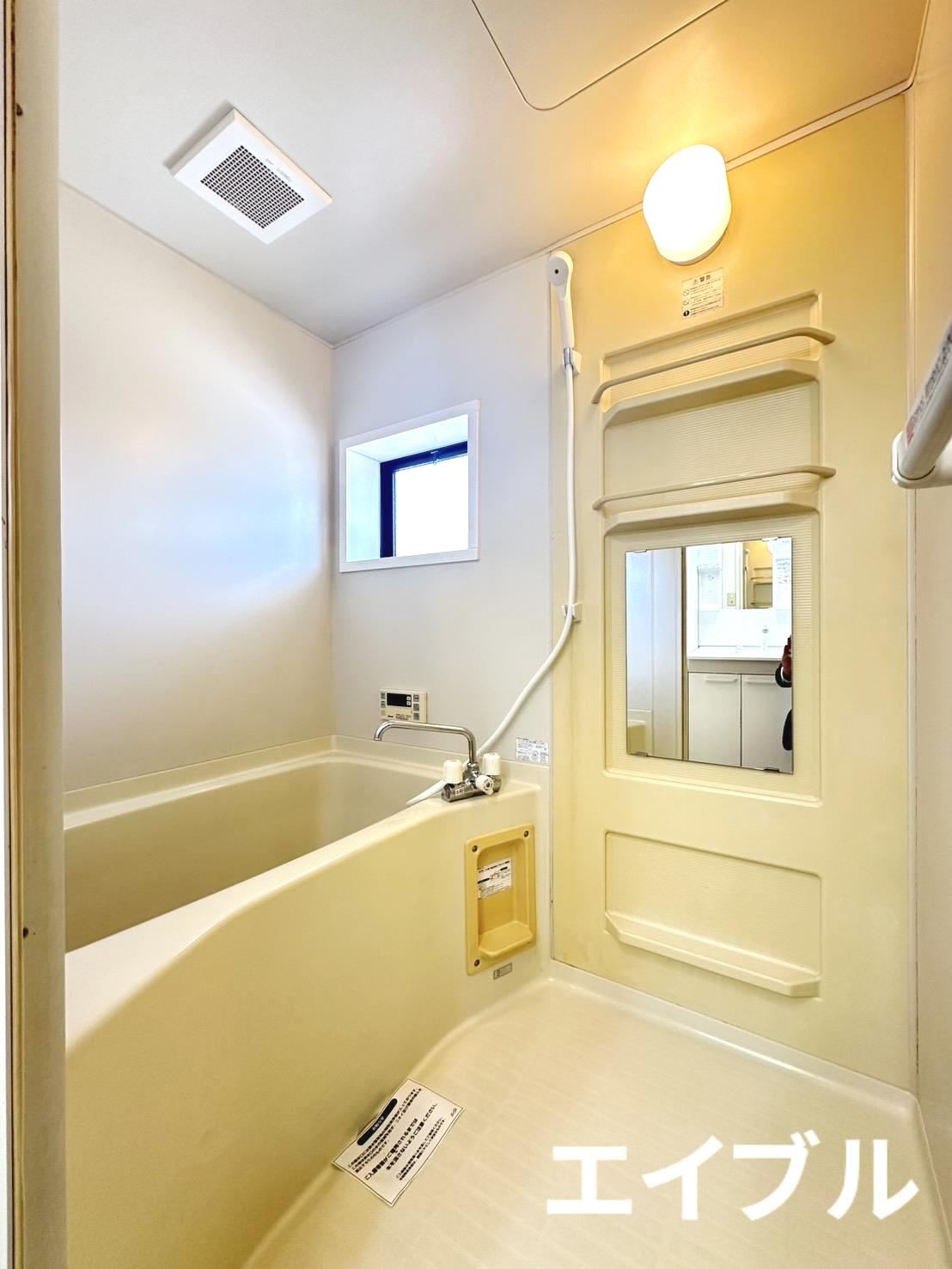 バス・シャワールーム　反転タイプとなります。