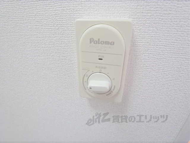 その他設備　給湯器リモコン