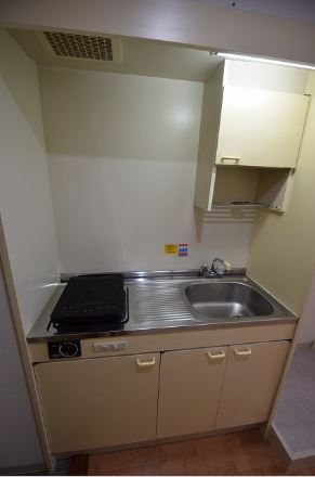 キッチン　ゆとりあるキッチンスペース