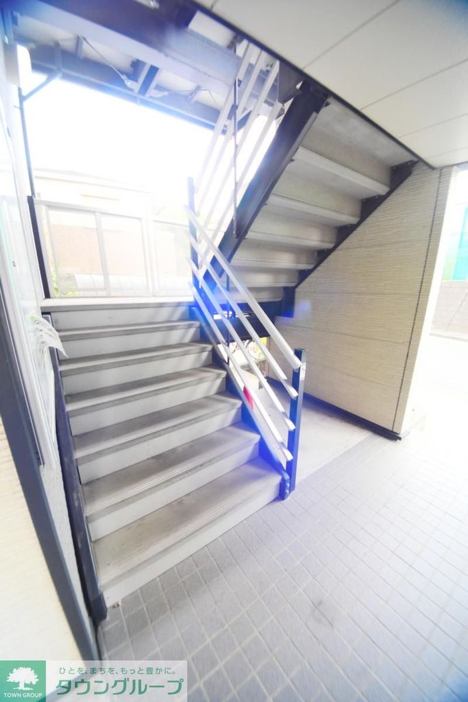 中学校　横浜市立汐見台中学校（中学校）まで1076m