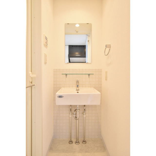 洗面設備　コンパクトで使いやすい洗面所