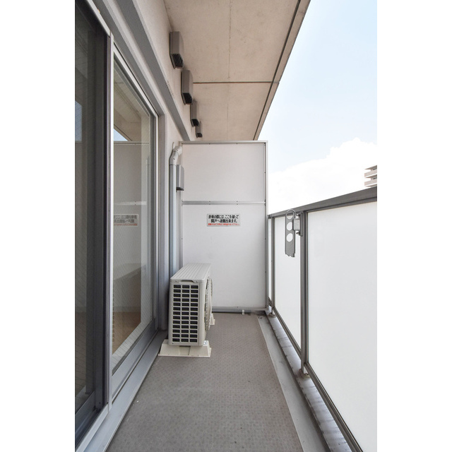 バルコニー　お洗濯にも便利なバルコニー付き