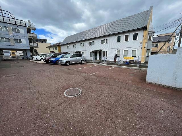 駐車場　駐車場