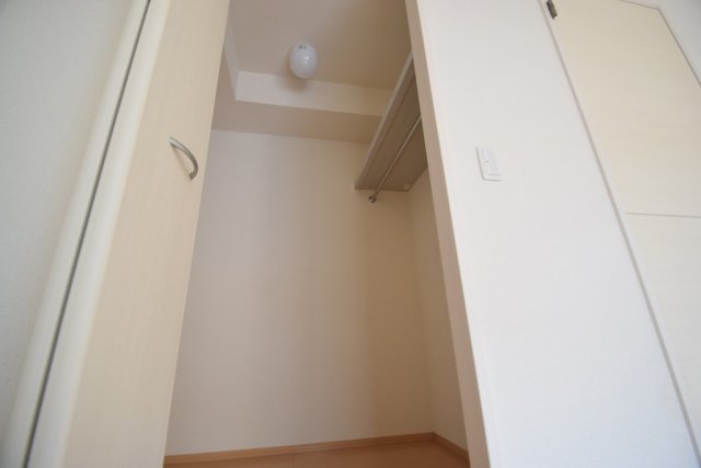 収納　ウォークインクローゼットあります